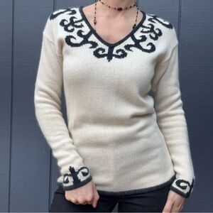 SOLD!!Elegant Vintage Liz Claiborne Angora Sweater Sz PS